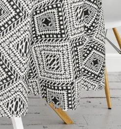 Rond Tafelkleed Ø140cm - De Groen Home - Bedrukt Velvet Textiel - Zwarte & Witte Scandinavisch Design - Tafelkleed 7 Rond Tafelkleed Ø140cm - De Groen Home - Bedrukt Velvet Textiel - Zwarte & Witte Scandinavisch Design - Tafelkleed -KitchenAids Winkel 1128x1200