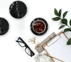 Castagnola Lederen Onderzetters Met Houder – Onderzetters Voor Glazen – Onderzetters Design – Onderzettersset – Drink Onderzetters – Leder – Leren Onderzetters – Set Van 16 – Zwart/Wit -KitchenAids Winkel 1200x1051 4