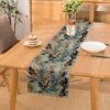 De Groen Home Bedrukt Velvet Textiel Tafelloper - Bloemen Op Licht Blauw - Fluweel - Runner 45x220 -KitchenAids Winkel 1200x1200 111