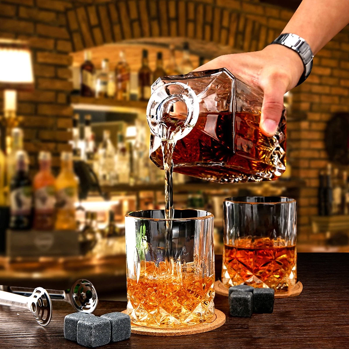 Niceey Whiskey Set - Whiskey Glazen - Whiskey Karaf - 4 Glazen Met Karaf - 5 Delig 4 Niceey Whiskey Set - Whiskey Glazen - Whiskey Karaf - 4 Glazen Met Karaf - 5 Delig - Afbeelding 2