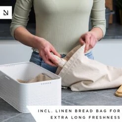 LARS NYSØM Metalen Broodtrommel Met Broodzak 34x18.5x13.5cm Cool Grey -KitchenAids Winkel 1200x1200 1260