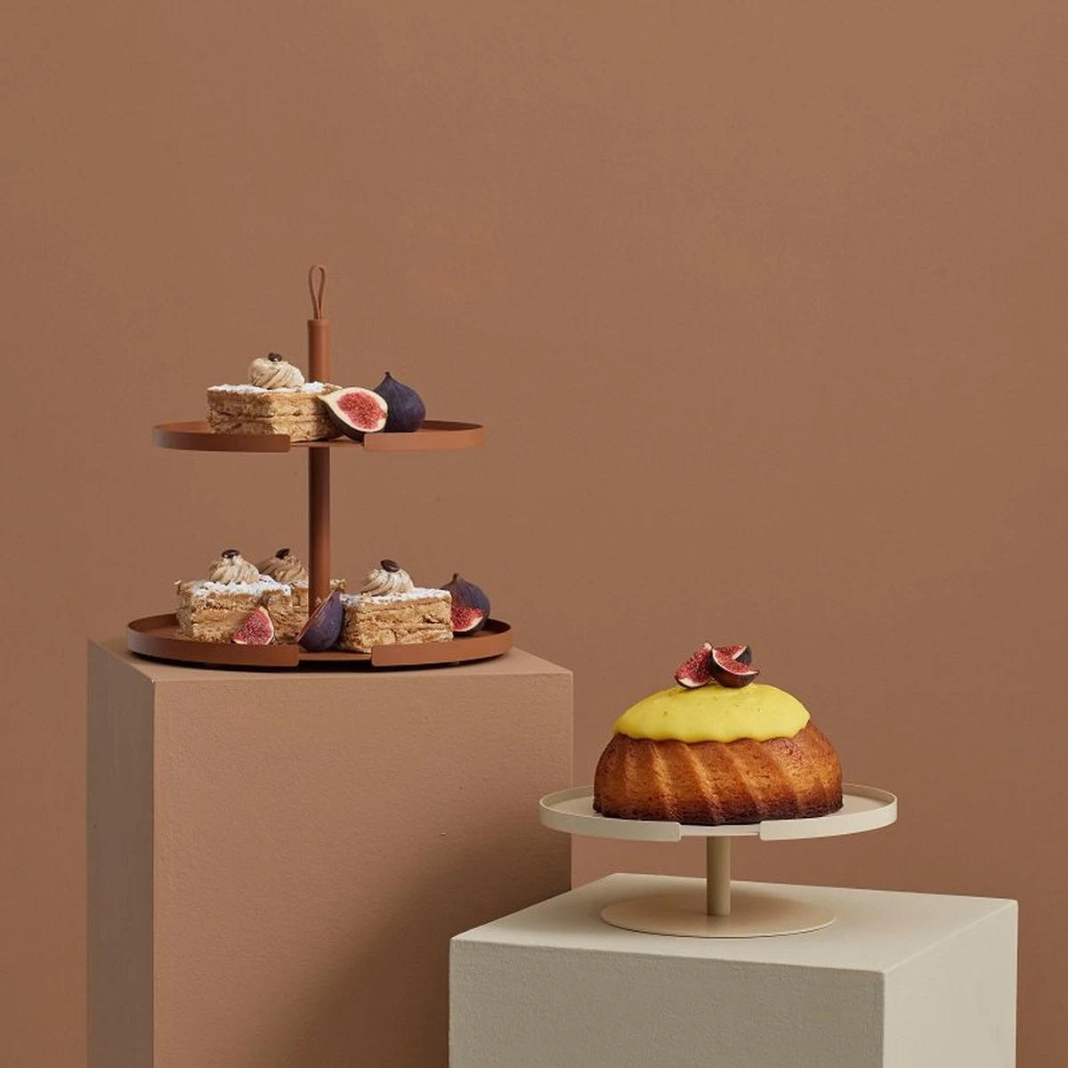 DesignBite Cake Stand - Etagere 2 Lagen Metaal Latte 7 DesignBite Cake Stand - Etagere 2 Lagen Metaal Latte - Afbeelding 5
