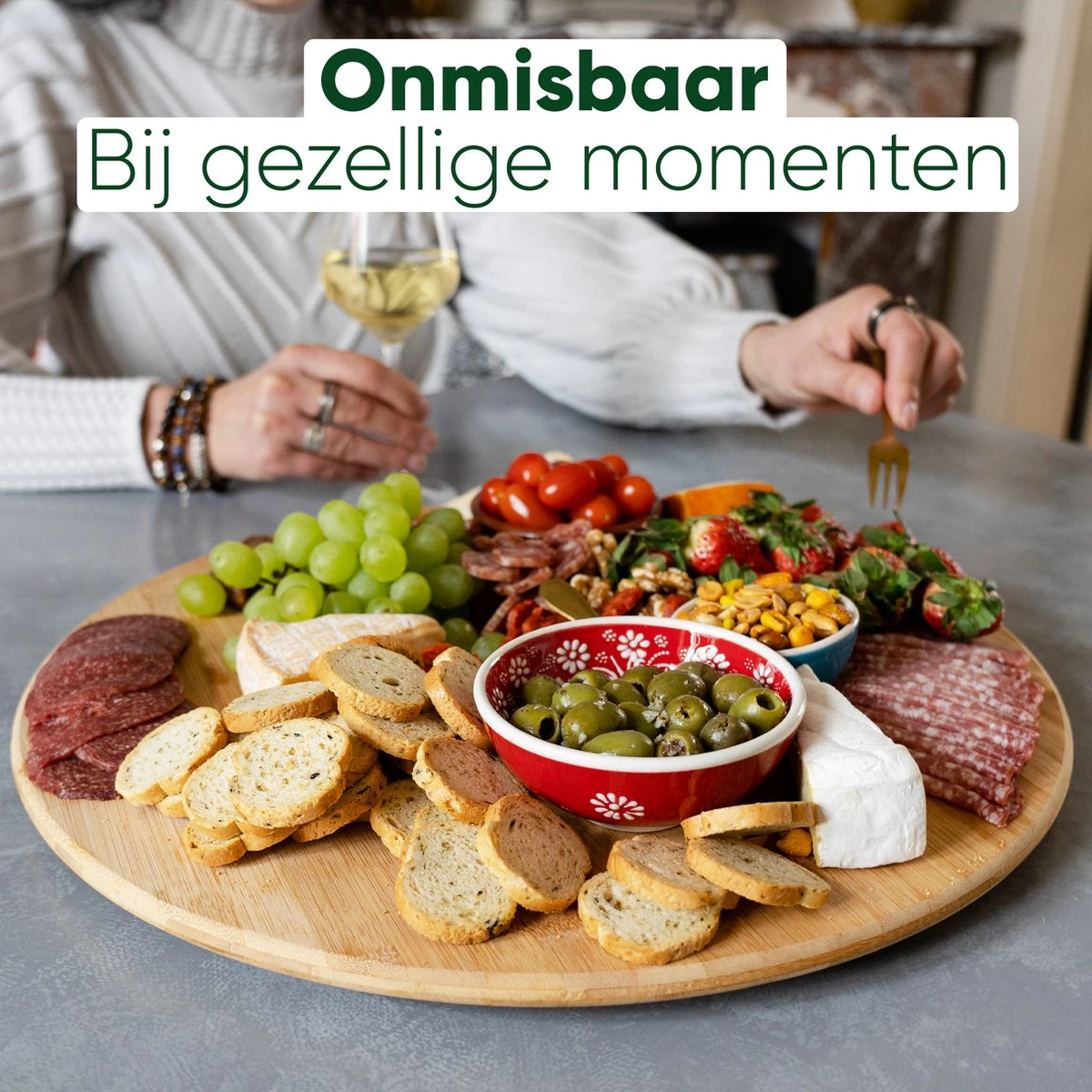 JoFlow Draaiplateau Of Borrelplank - Draaischijf – Draaischotel – 360 Graden Roterend Serveerbord, Hapjesplank, Van Bamboe Hout – Roterende Plaat – ⌀ 35CM 4 JoFlow Draaiplateau Of Borrelplank - Draaischijf – Draaischotel – 360 Graden Roterend Serveerbord, Hapjesplank, Van Bamboe Hout – Roterende Plaat – ⌀ 35CM - Afbeelding 2