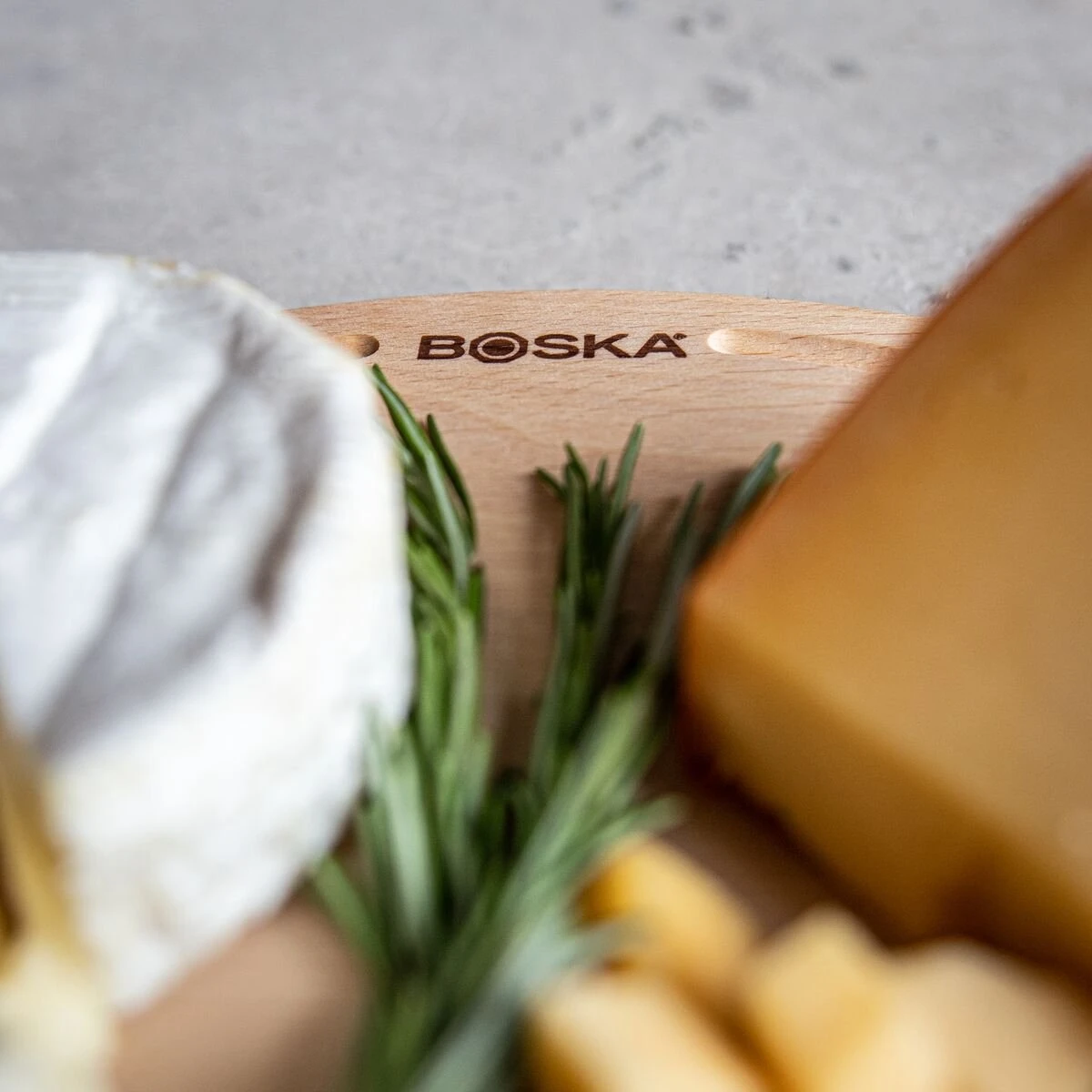 Boska Pizzaplank Amigo L Rond - Borrelplank Van Duurzaam Beukenhout - Met Opvanggeul - Ø 34 Cm 12 Boska Pizzaplank Amigo L Rond - Borrelplank Van Duurzaam Beukenhout - Met Opvanggeul - Ø 34 Cm - Afbeelding 10