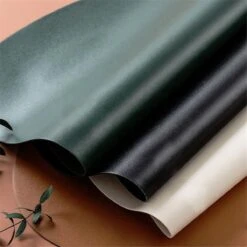 LUTCHOS Placemat Set - 12 Delig - Glorious Green - Lederlook - Waterafstotend - Krasbestendig -KitchenAids Winkel 1200x1200 659