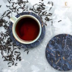 Castagnola Keramische Onderzetters Met Houder – Onderzetters Voor Glazen – Onderzetters Design – Onderzettersset – Drink Onderzetters – Keramisch – Kurk – Set Van 6 – Blauw/Goud 17 Castagnola Keramische Onderzetters Met Houder – Onderzetters Voor Glazen – Onderzetters Design – Onderzettersset – Drink Onderzetters – Keramisch – Kurk – Set Van 6 – Blauw/Goud -KitchenAids Winkel 1200x1200 683