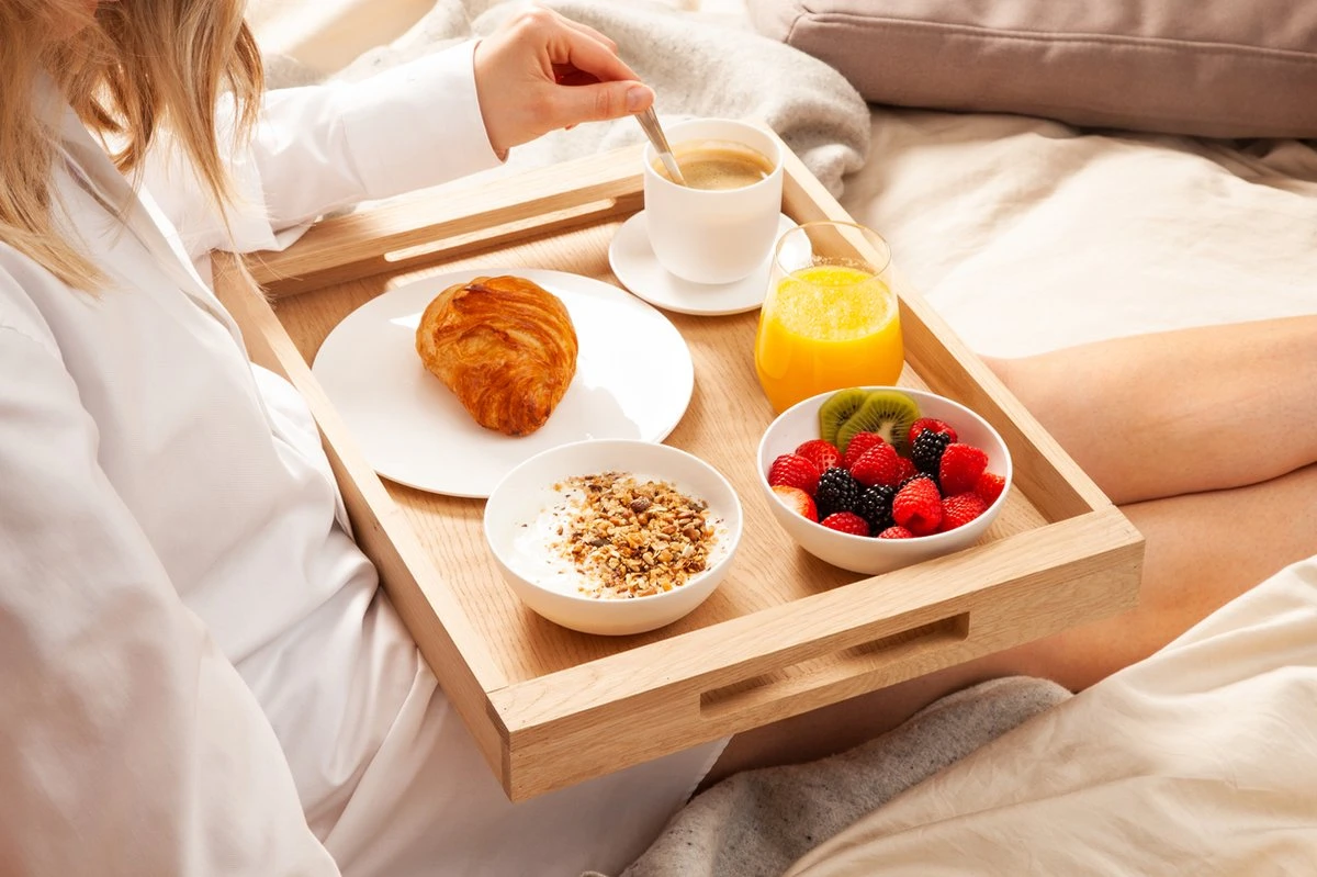 Longshore Eiken Dienblad Met Handvat , Groot Decoratief Serveerplank Voor De Keuken, Houten Dienblad Rechthoekig, 45 X 35 X 4,5 Cm, Eik 4 Longshore Eiken Dienblad Met Handvat , Groot Decoratief Serveerplank Voor De Keuken, Houten Dienblad Rechthoekig, 45 X 35 X 4,5 Cm, Eik - Afbeelding 2