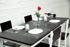 Vitamo™ Duurzame Placemats 4 Stuks - Hittebestendig - Makkelijk Schoon - Fijngeweven PVC - 30 X 45cm - Metallic Grijs -KitchenAids Winkel 1200x800 69