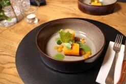 Jay Hill Placemats - Vegan Leer - Zwart - ø 38 Cm - 6 Stuks 9 Jay Hill Placemats - Vegan Leer - Zwart - ø 38 Cm - 6 Stuks -KitchenAids Winkel 1200x800 98