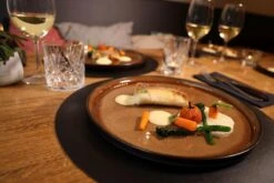 Jay Hill Placemats - Vegan Leer - Zwart - ø 38 Cm - 6 Stuks 10 Jay Hill Placemats - Vegan Leer - Zwart - ø 38 Cm - 6 Stuks -KitchenAids Winkel 1200x800 99