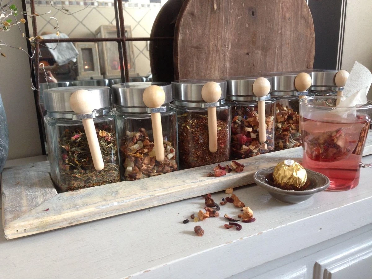 Dienblad Steigerhout Met 6 Theepotjes 54x17x12cm 3 Dienblad Steigerhout Met 6 Theepotjes 54x17x12cm