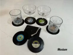 Merkloos Vinyl Platen Onderzetters Met Platenspeler - 6 Stuks - LP Onderzetters - Onderzetters Voor Glazen - Anti-Slip - Vinyl - Platenspeler - Langspeelplaat - Rond - Vintage - Party - Muziek - Glazenonderzetter - Platen -KitchenAids Winkel 1200x902 1