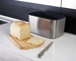 Joseph Joseph Broodtrommel Incl. Snijplankdeksel - 18x21,5x35,5 Cm - Zwart 9 Joseph Joseph Broodtrommel Incl. Snijplankdeksel - 18x21,5x35,5 Cm - Zwart -KitchenAids Winkel 1200x964 4