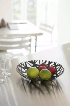 YAMAZAKI 02498, Fruitschaal Tower - Ø 26 Cm - Zwart -KitchenAids Winkel 794x1200 2