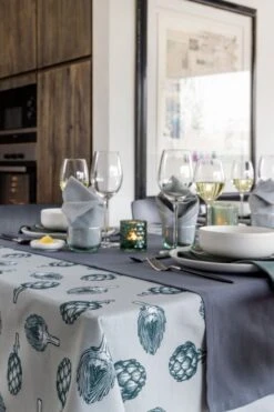 Mistral Home - Tafelkleed - Gerecycleerd - Katoen Polyester - 138x240 Cm - Artichok -KitchenAids Winkel 798x1200