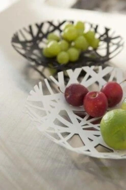 YAMAZAKI 02498, Fruitschaal Tower - Ø 26 Cm - Zwart -KitchenAids Winkel 800x1200 27