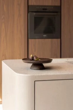 Gusta - Taarthouder - ø30x9cm - Mangohout -KitchenAids Winkel 800x1200 35