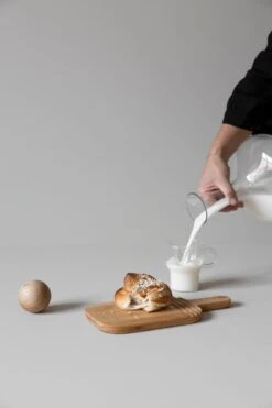 Sagaform - Nature - Wijn Karaf Met Eiken Stopper 16 Sagaform - Nature - Wijn Karaf Met Eiken Stopper -KitchenAids Winkel 800x1200 4