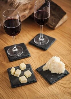 Boska Onderzetters Leisteen - Set Van Vier Stuks - Leisteen Onderzetters - 100 X 100 X 6 Mm - Cadeautips Voor Mannen - Cadeautips Voor Vrouwen - Cadeau Voor Mama - Cadeautips Voor Mannen - Keukengerei - Keuken Accessoires - 10 Jaar Garantie 16 Boska Onderzetters Leisteen - Set Van Vier Stuks - Leisteen Onderzetters - 100 X 100 X 6 Mm - Cadeautips Voor Mannen - Cadeautips Voor Vrouwen - Cadeau Voor Mama - Cadeautips Voor Mannen - Keukengerei - Keuken Accessoires - 10 Jaar Garantie -KitchenAids Winkel 866x1200