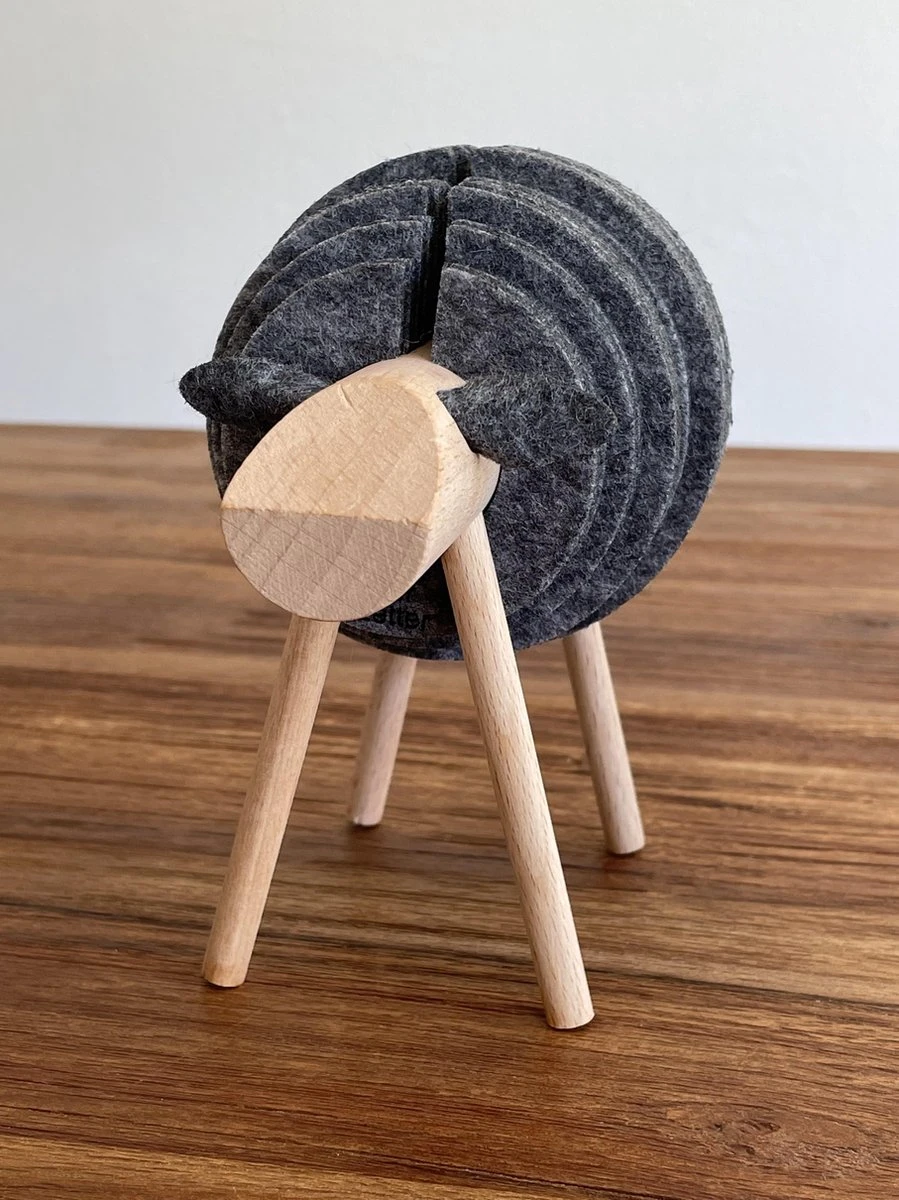 O.N. Der Zetter - Onderzetters Voor Glazen - Houten Rendier XL Met 12 Vilten Onderzetters - Groot - Rond - Donkergrijs - Bruin - Decoratie - Hittebestendig - Housewarming - Afscheid - Kado - Verjaardag - Man - Vrouw - Pasen Cadeau Feest Uniek 25 Euro 5 O.N. Der Zetter - Onderzetters Voor Glazen - Houten Rendier XL Met 12 Vilten Onderzetters - Groot - Rond - Donkergrijs - Bruin - Decoratie - Hittebestendig - Housewarming - Afscheid - Kado - Verjaardag - Man - Vrouw - Pasen Cadeau Feest Uniek 25 Euro - Afbeelding 3