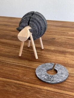 O.N. Der Zetter - Onderzetters Voor Glazen - Houten Rendier XL Met 12 Vilten Onderzetters - Groot - Rond - Donkergrijs - Bruin - Decoratie - Hittebestendig - Housewarming - Afscheid - Kado - Verjaardag - Man - Vrouw - Pasen Cadeau Feest Uniek 25 Euro 18 O.N. Der Zetter - Onderzetters Voor Glazen - Houten Rendier XL Met 12 Vilten Onderzetters - Groot - Rond - Donkergrijs - Bruin - Decoratie - Hittebestendig - Housewarming - Afscheid - Kado - Verjaardag - Man - Vrouw - Pasen Cadeau Feest Uniek 25 Euro -KitchenAids Winkel 899x1200 24