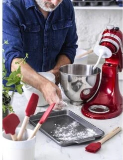 KitchenAid Bakplaat 33x22,5cm - Gealuminiseerd Staal - Anti-aanbak - PFAS-vrij 9 KitchenAid Bakplaat 33x22,5cm - Gealuminiseerd Staal - Anti-aanbak - PFAS-vrij -KitchenAids Winkel 920x1200 1